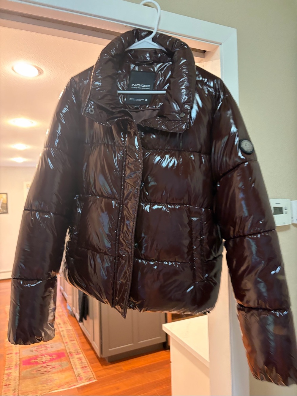 Noize Glossy Puffer Jacket in Brown